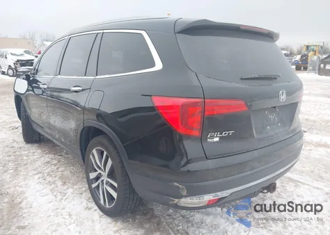 2017 Honda Pilot Touring z USA, uszkodzony, nr VIN 5FNYF6H92HB033487